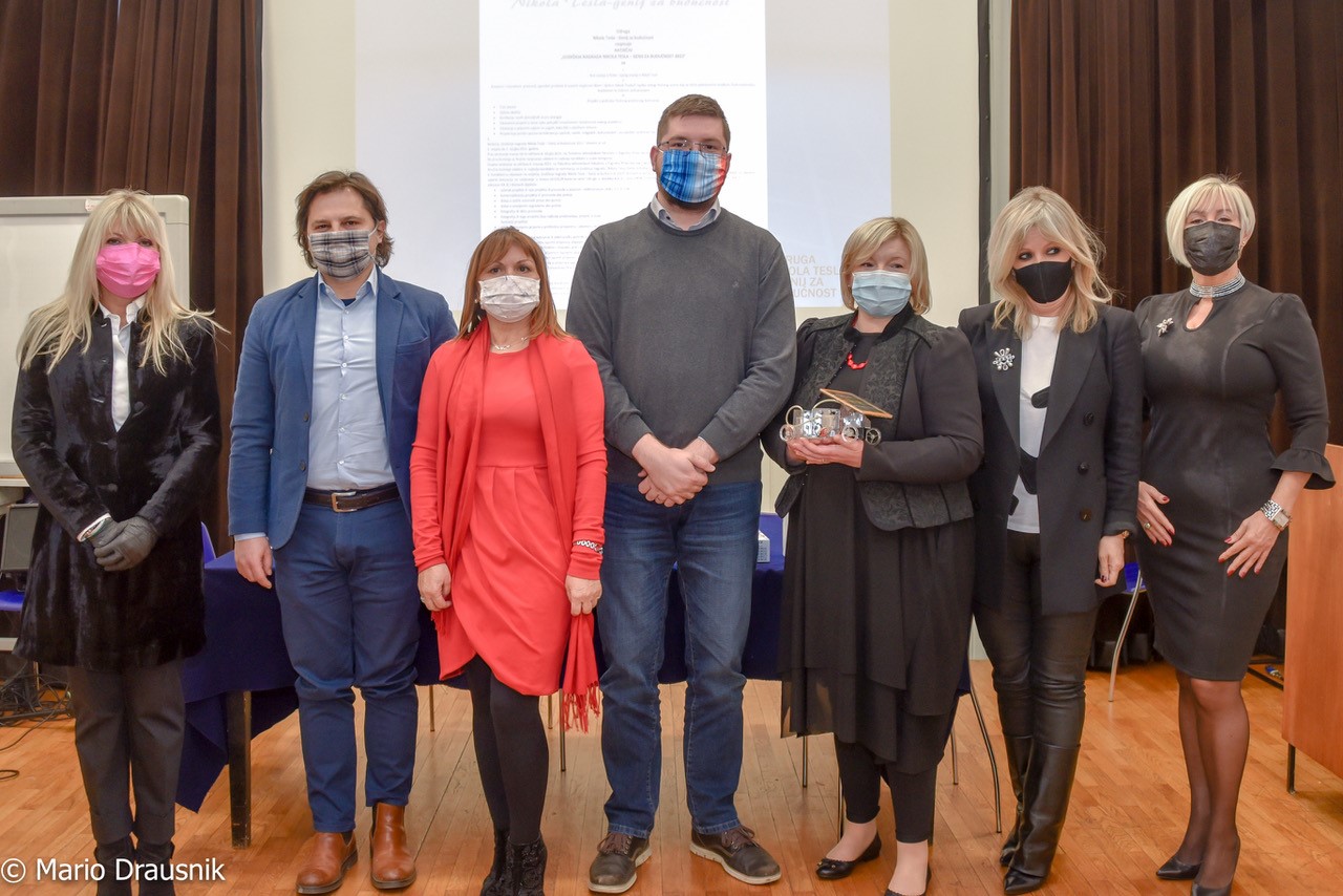 iCat na panel diskusiji